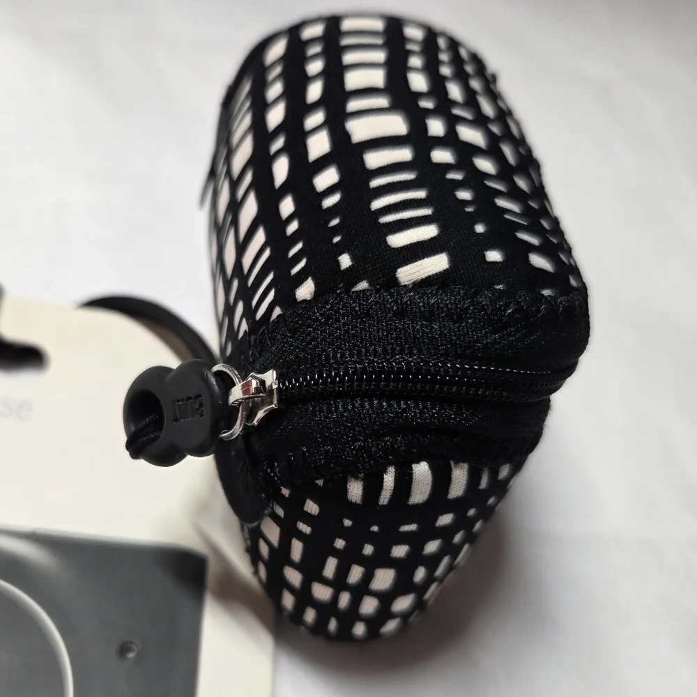 BUILT (BuiltNY) Neoprene Compact Camera Case, Black/White, NWT